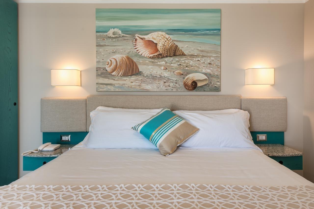 Acacia Marina Hotel Marina di Ragusa Bagian luar foto