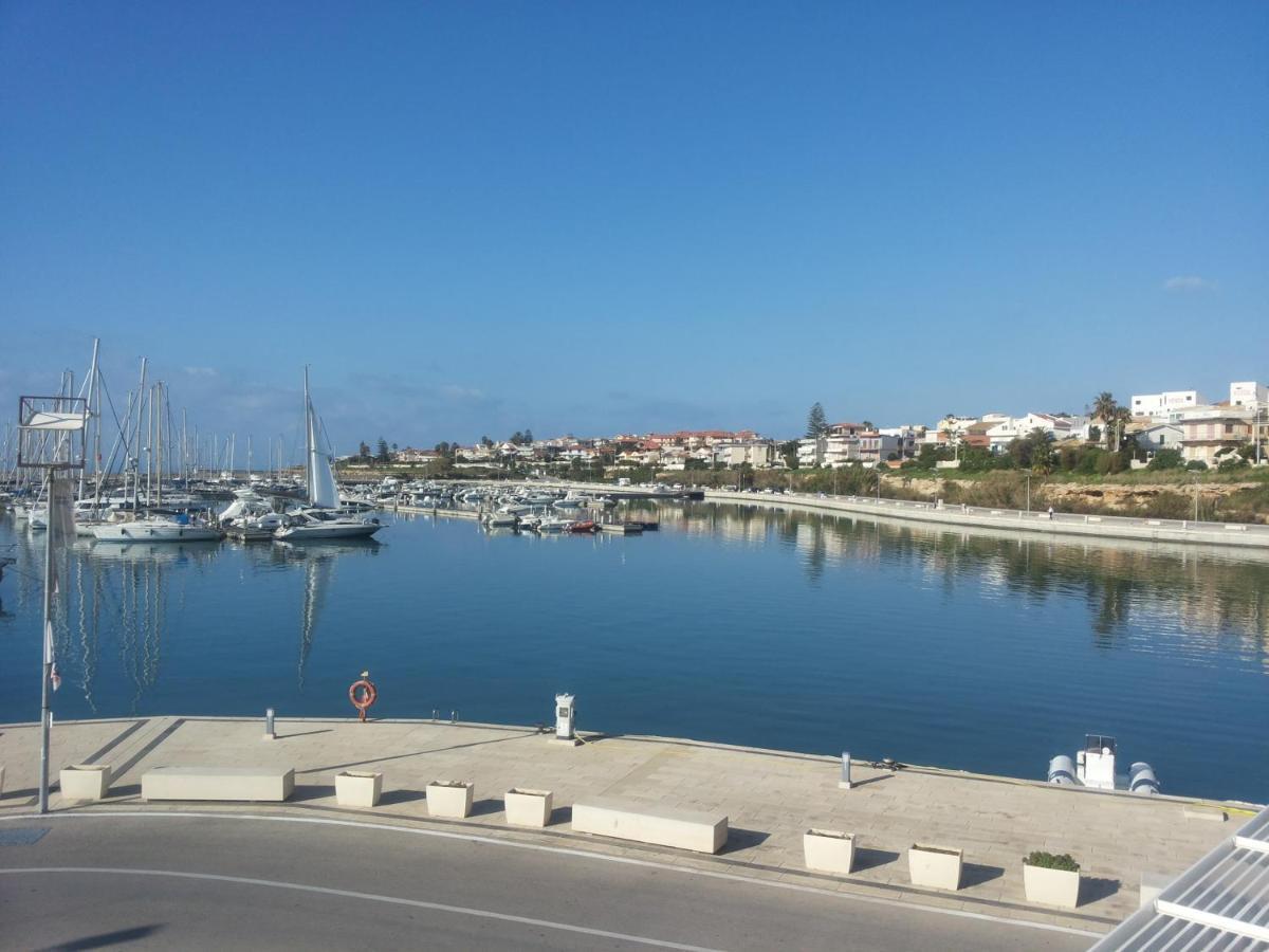 Acacia Marina Hotel Marina di Ragusa Bagian luar foto
